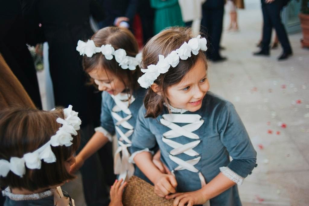 pajes de boda con coronas